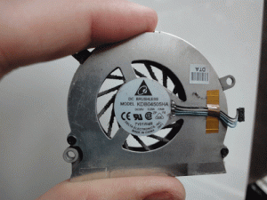 Replacing the right fan on MacBook Pro Core 2 Duo