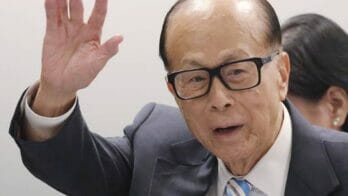 Li Ka-shing retires