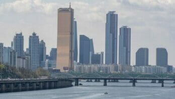Yeouido 63 building Dongjak bridge